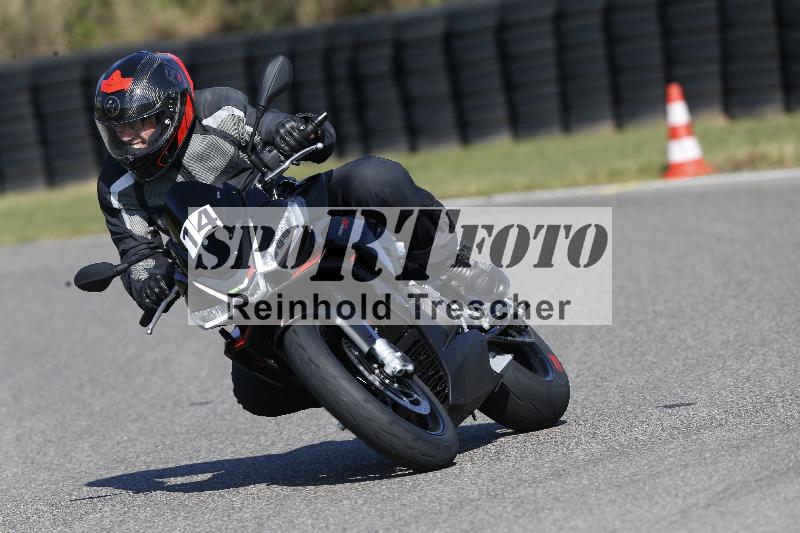 /Archiv-2025/49 26.08.2025 Cornu Master School ADR/blau-bleu/14